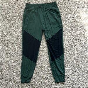abercrombie kids Green and Black Joggers Boys Size 13/14